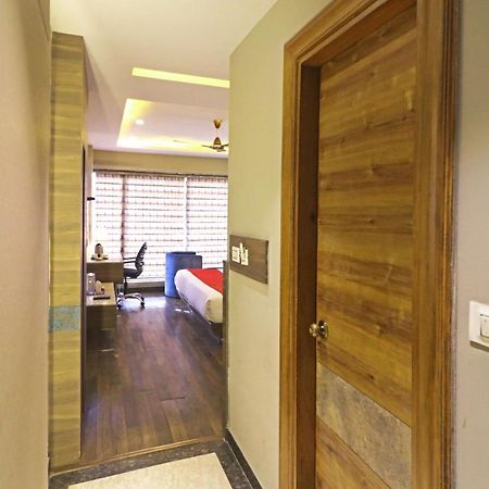 The Ivy Grand Hotel In City Centre With Free Secured Parking New Delhi Bagian luar foto