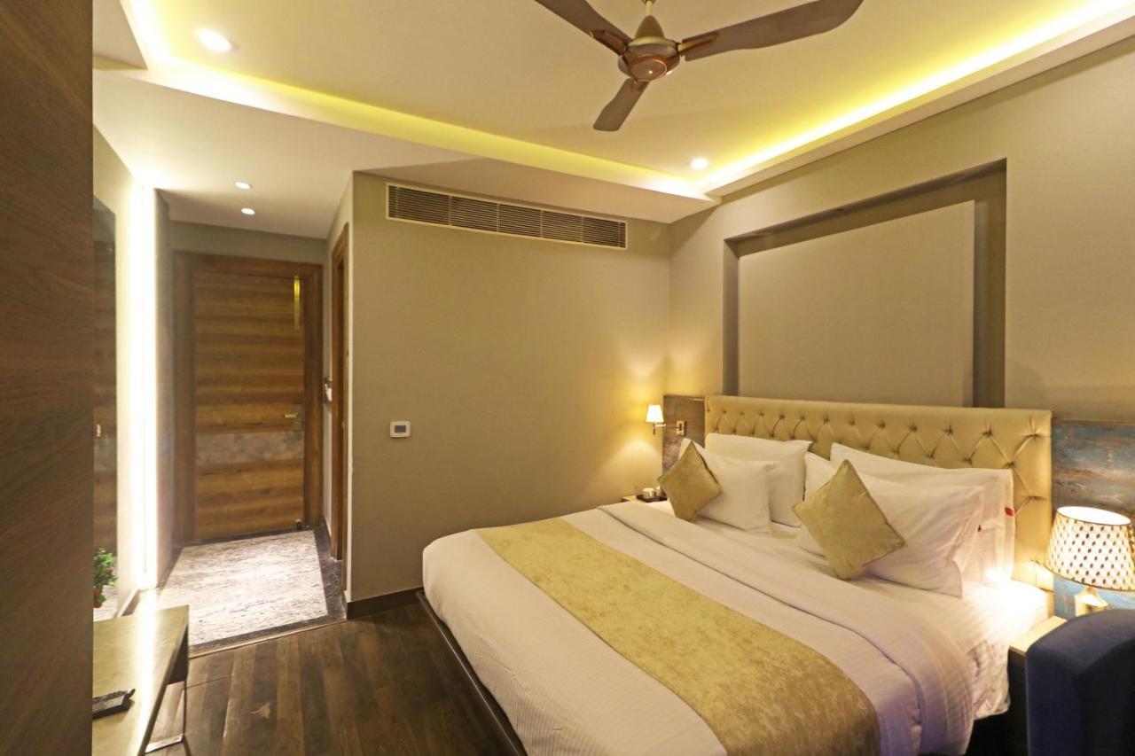 The Ivy Grand Hotel In City Centre With Free Secured Parking New Delhi Bagian luar foto