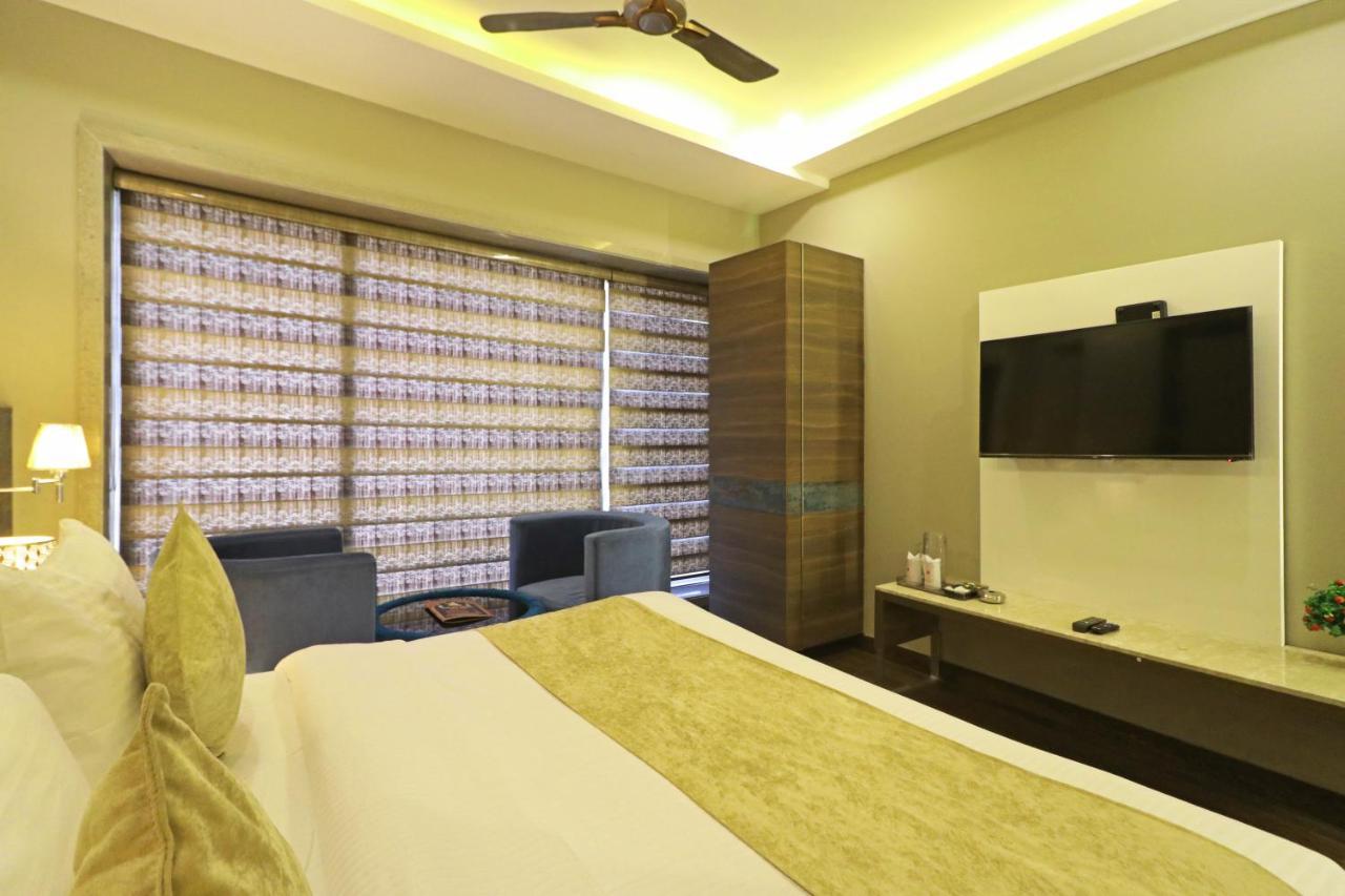 The Ivy Grand Hotel In City Centre With Free Secured Parking New Delhi Bagian luar foto