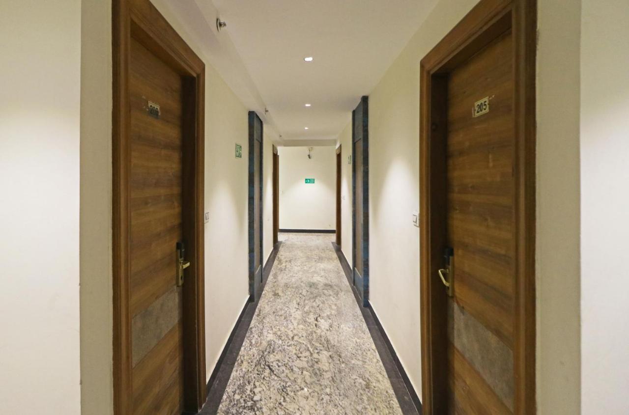The Ivy Grand Hotel In City Centre With Free Secured Parking New Delhi Bagian luar foto