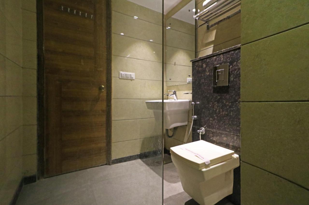 The Ivy Grand Hotel In City Centre With Free Secured Parking New Delhi Bagian luar foto