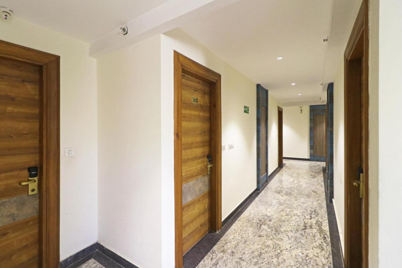 The Ivy Grand Hotel In City Centre With Free Secured Parking New Delhi Bagian luar foto