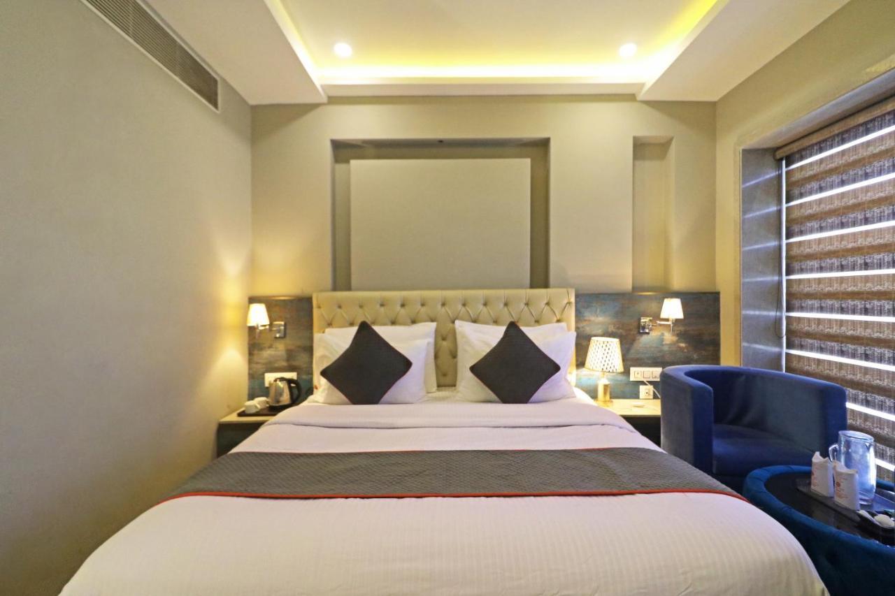 The Ivy Grand Hotel In City Centre With Free Secured Parking New Delhi Bagian luar foto