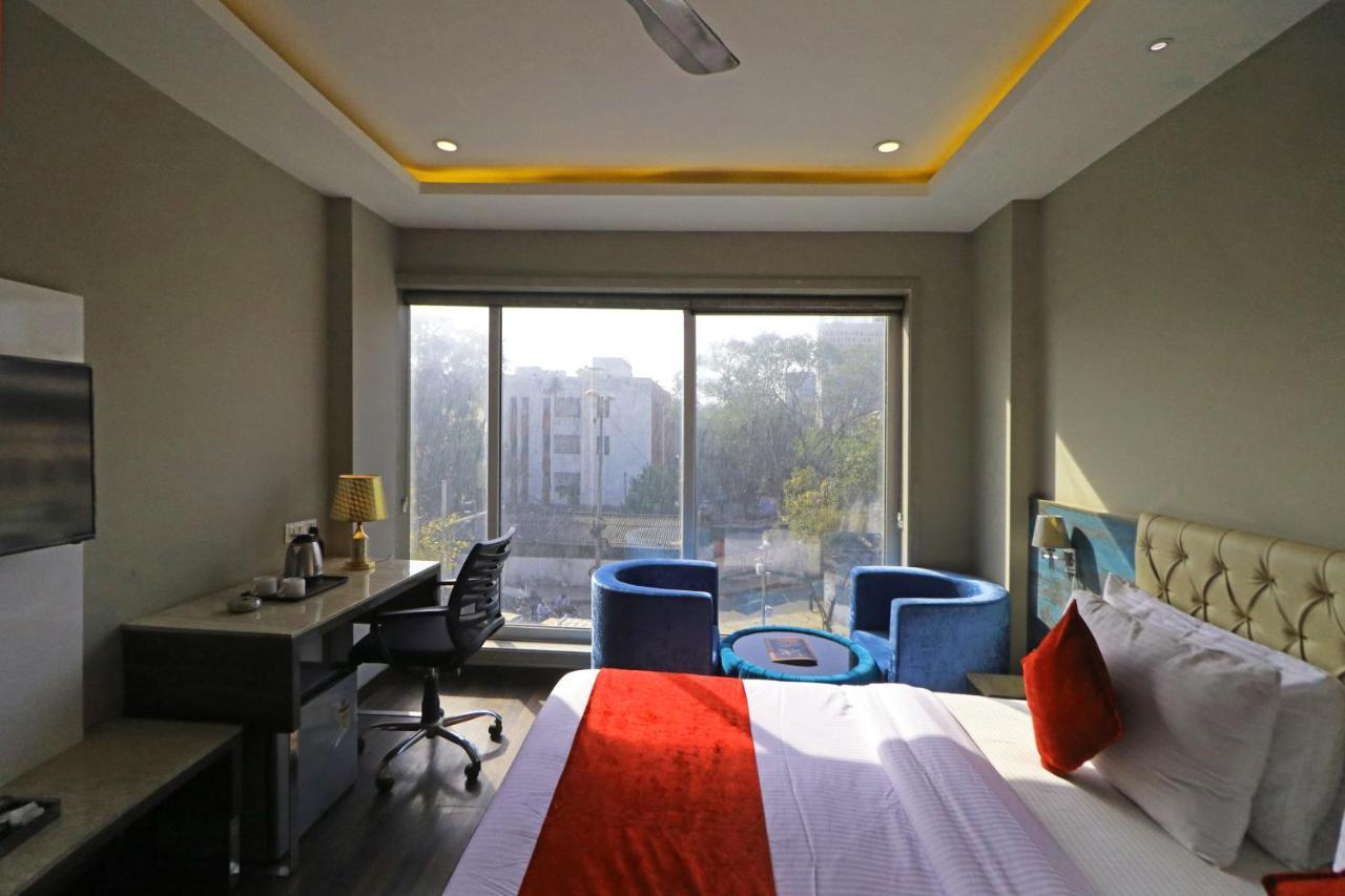 The Ivy Grand Hotel In City Centre With Free Secured Parking New Delhi Bagian luar foto
