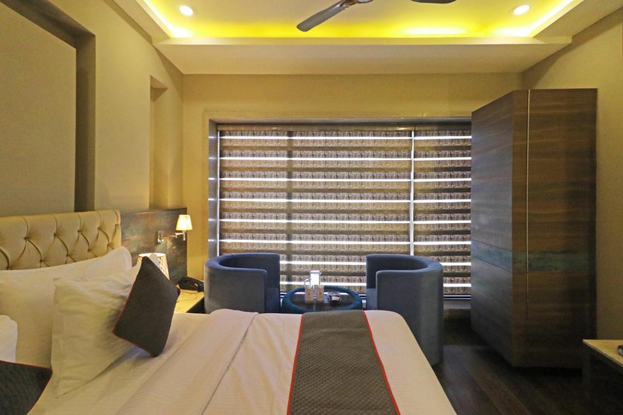 The Ivy Grand Hotel In City Centre With Free Secured Parking New Delhi Bagian luar foto