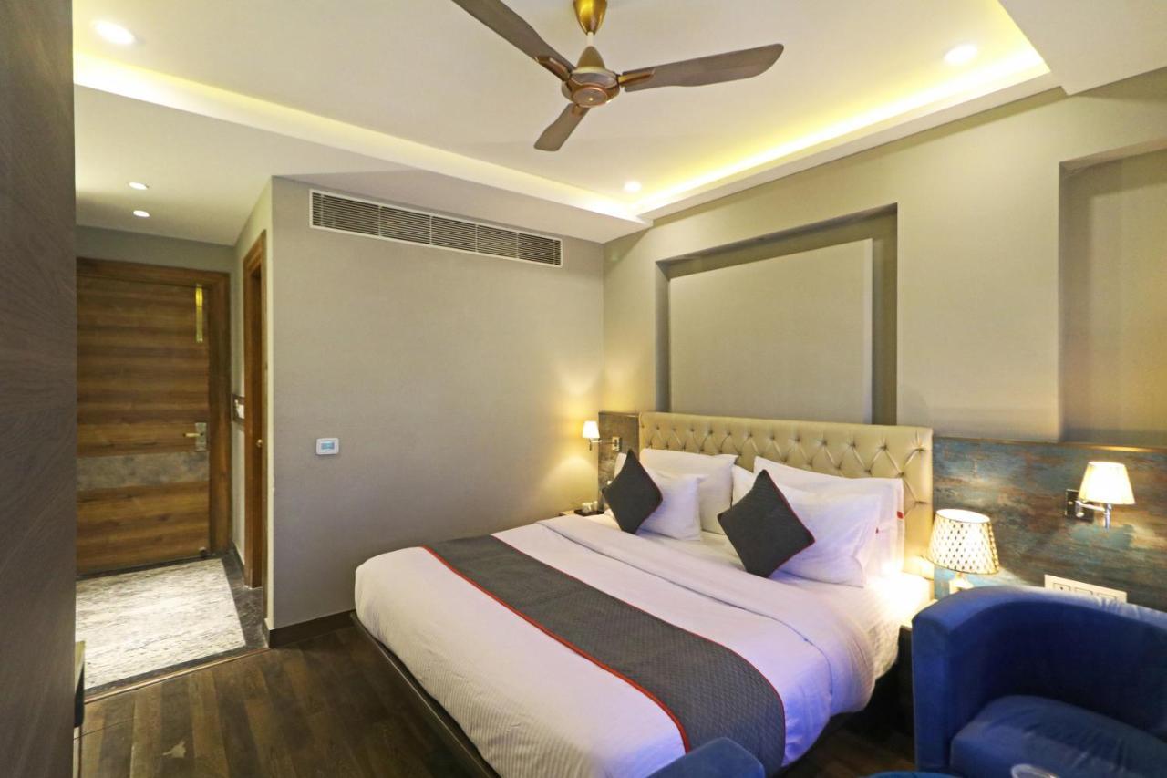The Ivy Grand Hotel In City Centre With Free Secured Parking New Delhi Bagian luar foto