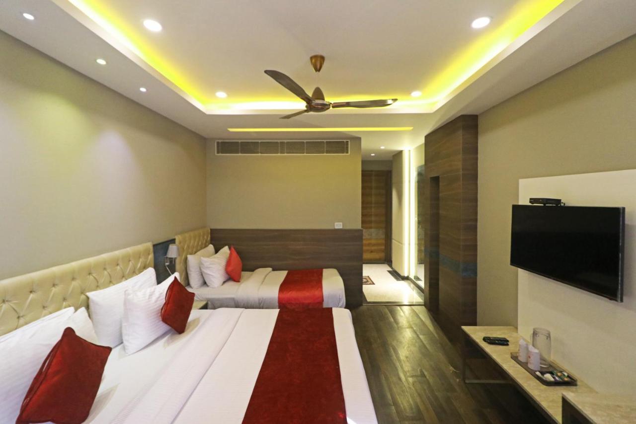 The Ivy Grand Hotel In City Centre With Free Secured Parking New Delhi Bagian luar foto