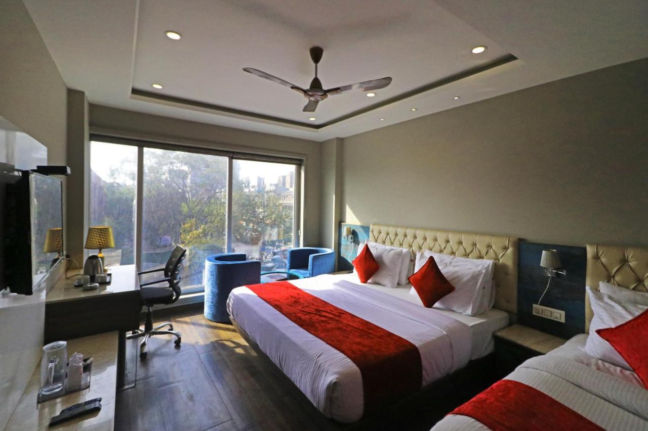 The Ivy Grand Hotel In City Centre With Free Secured Parking New Delhi Bagian luar foto