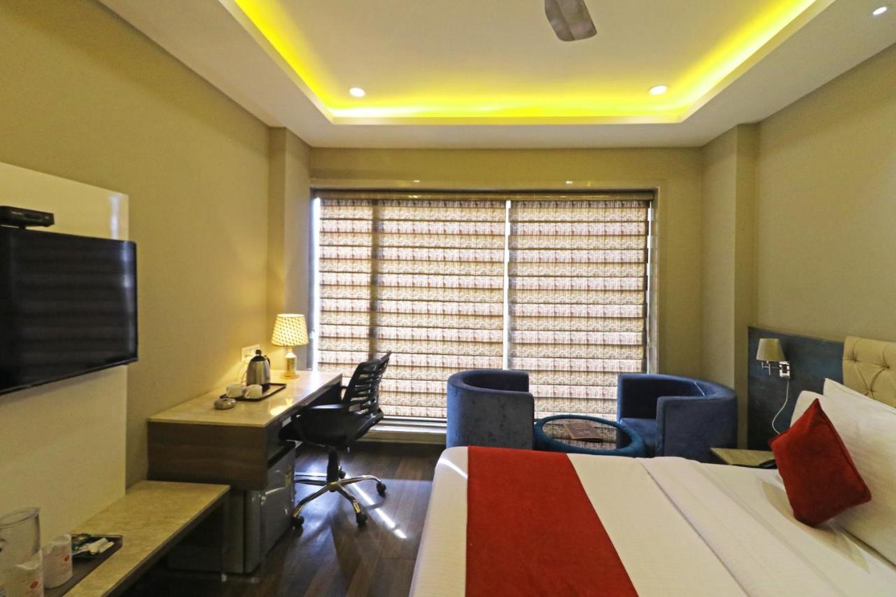 The Ivy Grand Hotel In City Centre With Free Secured Parking New Delhi Bagian luar foto